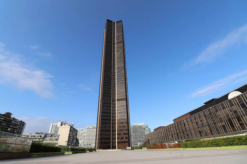 Per cosa è famosa la torre di Montparnasse?