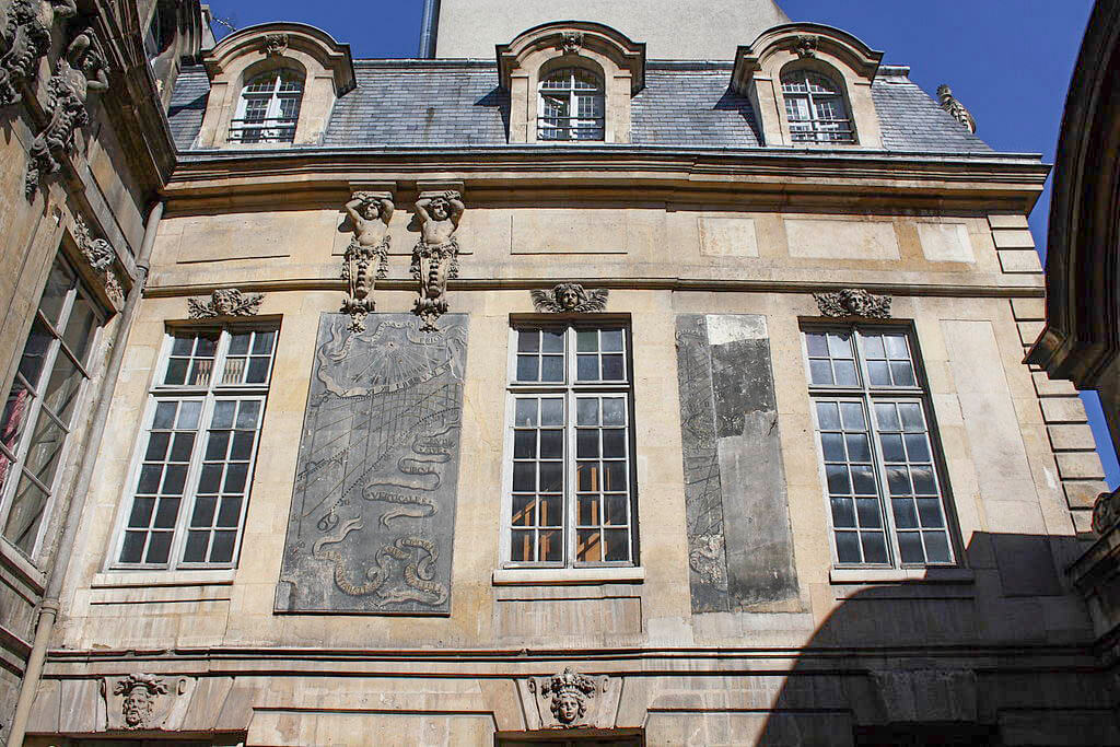 Passeggiata nel Marais: Albergo Amelot de Bisseuil