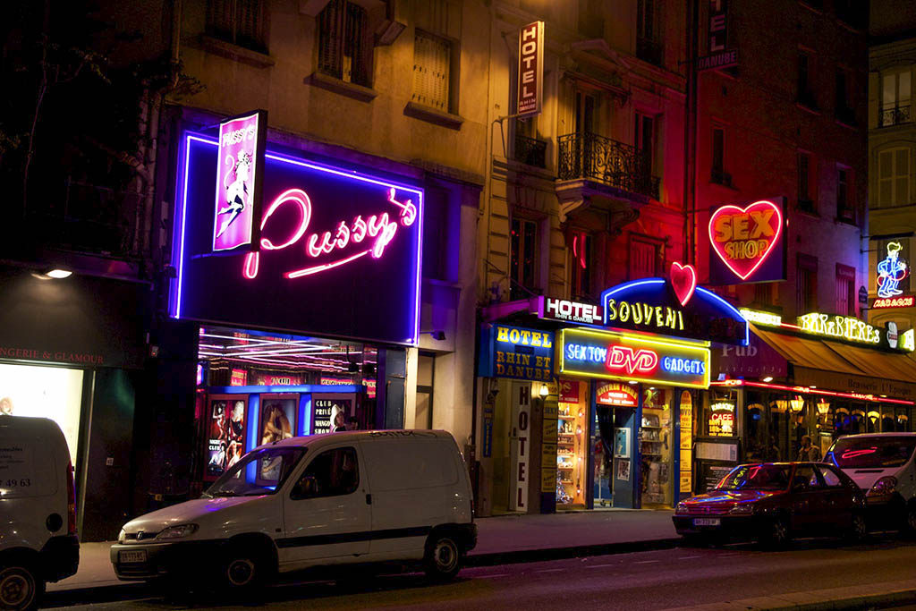 Il quartiere a luci rosse di Parigi