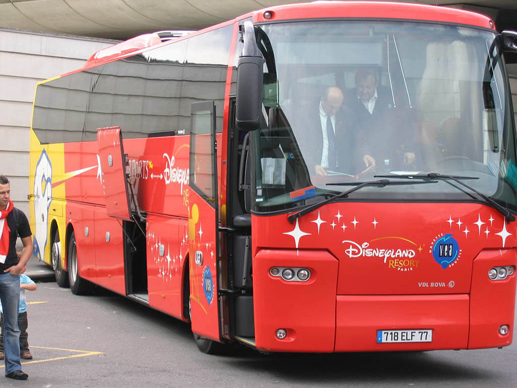Come raggiungere Disneyland in autobus