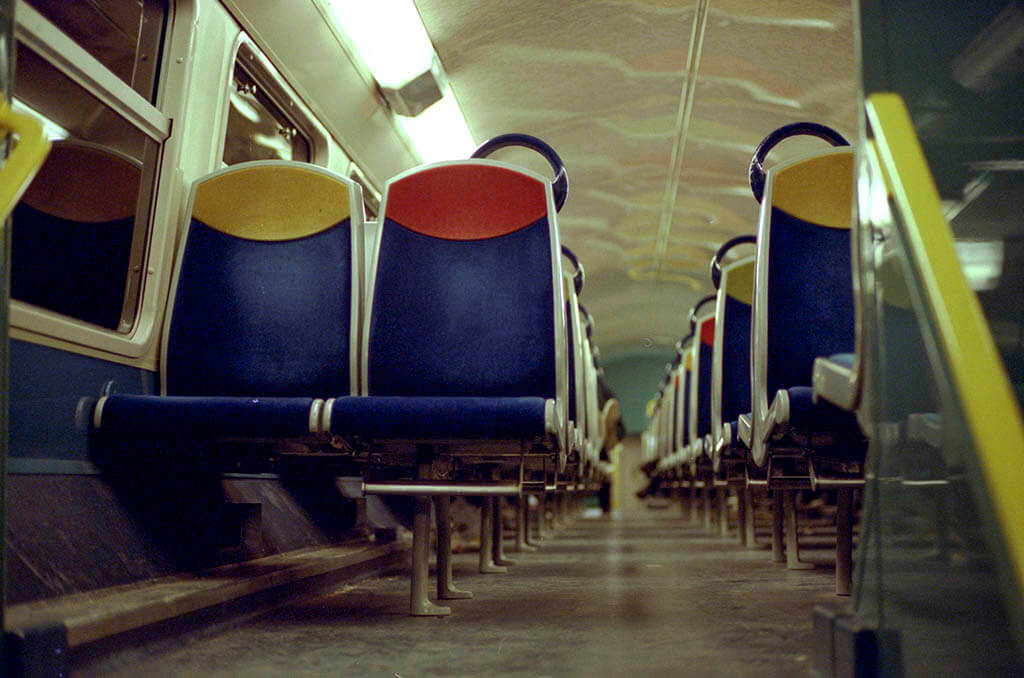 L'interno di una carrozza RER