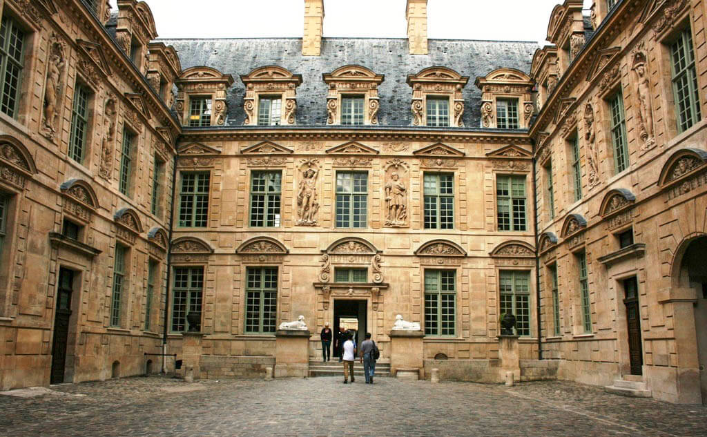 Albergo di Béthune-Sully Passeggiata nel Marais: Albergo di Béthune-Sully