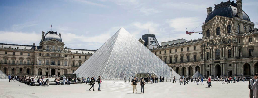 Il Louvre in inverno