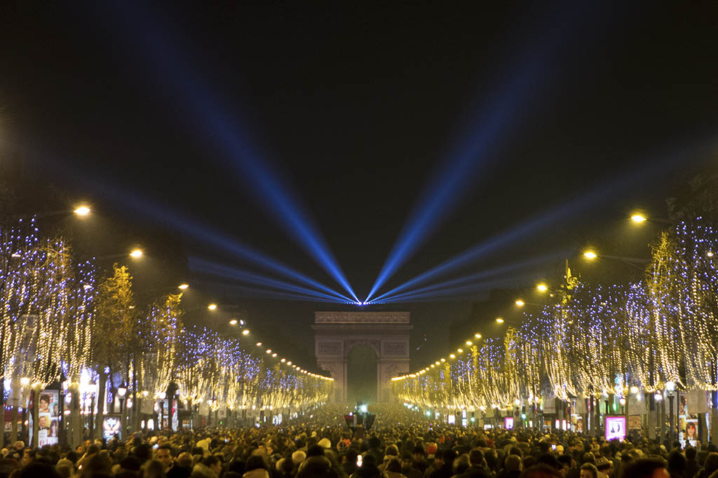 Capodanno sugli Champs Elysees Capodanno a Parigi